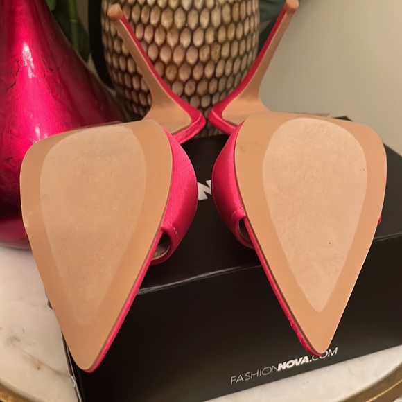 Pink satin - Picture 3 of 3